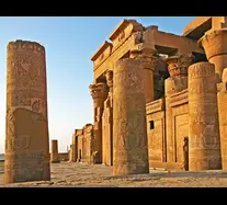 The Similarities and Differences Between Ancient Roman and Egyptian Architecture